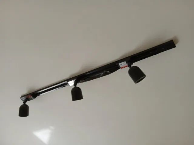 Luminária de teto 3 bucais Avant em Aço Preto 12 cm x 6 cm x 120 cm - Foto 2