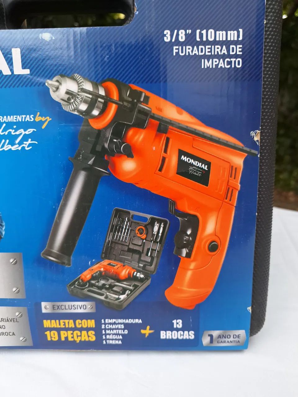 Furadeira de impacto Mondial 650w, 127v, com maleta e 19 acessórios, na embalagem. 