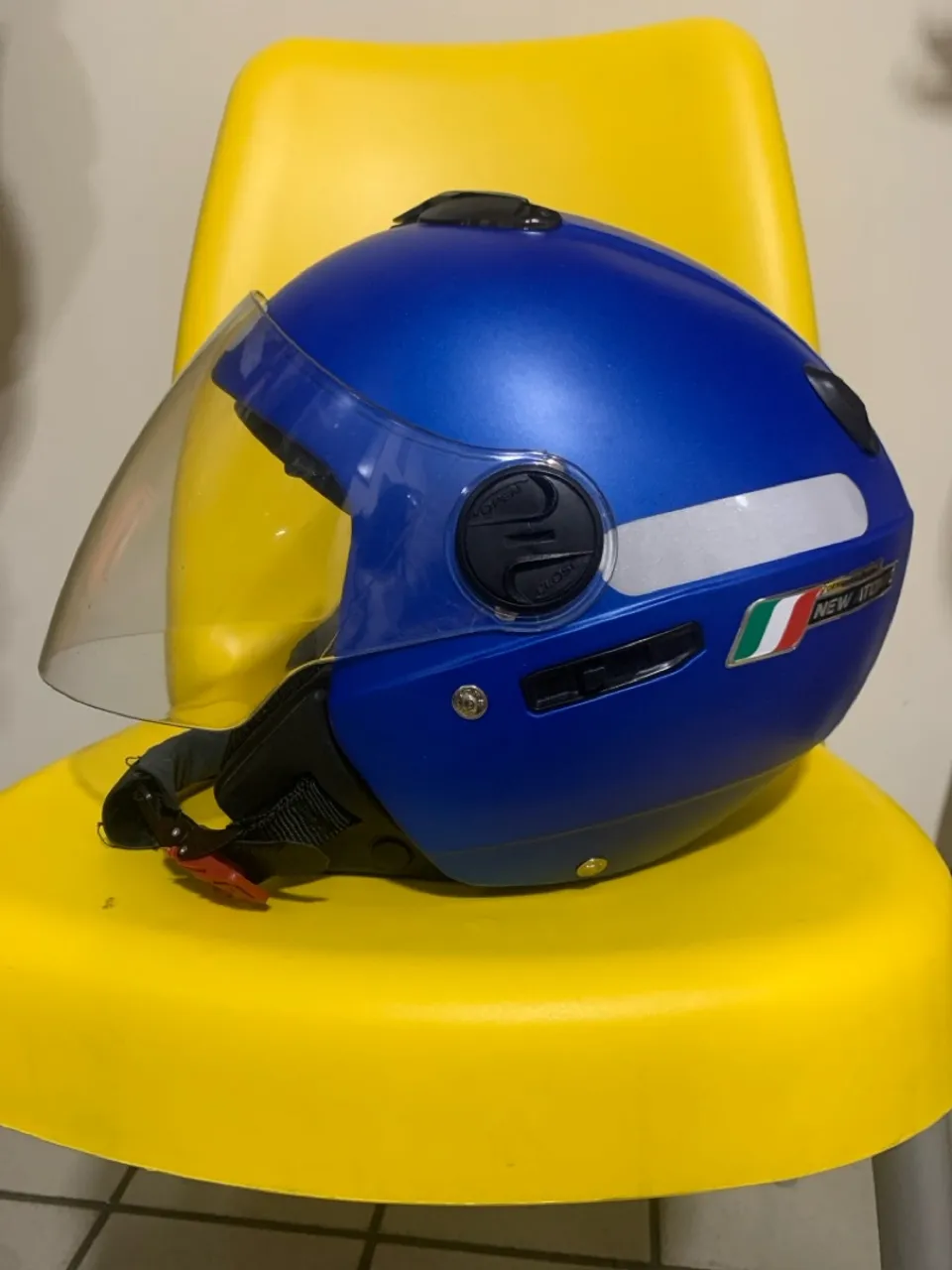 Capacete Azul - Novo