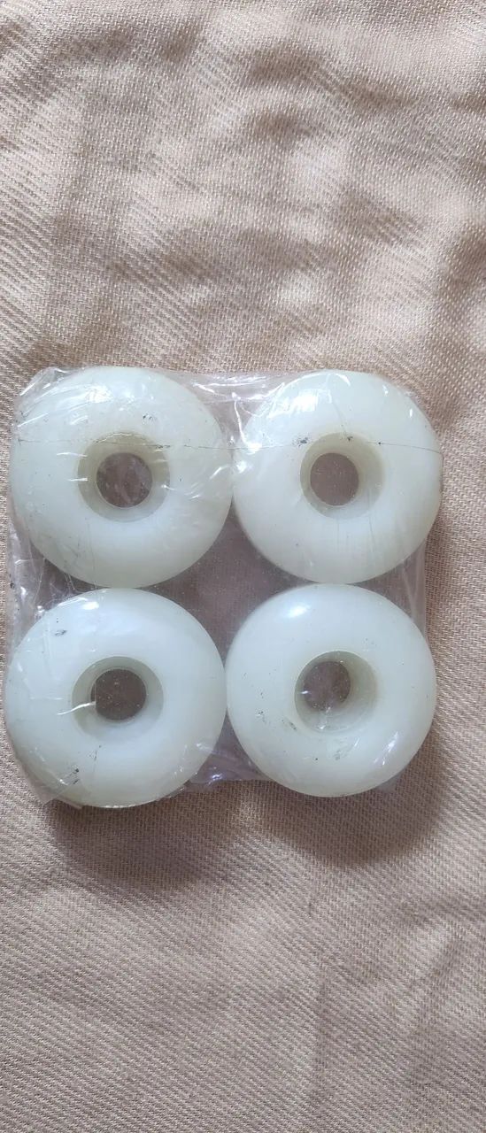 Trucks Liga usado pouco e roda Black ship nova . - Foto 5