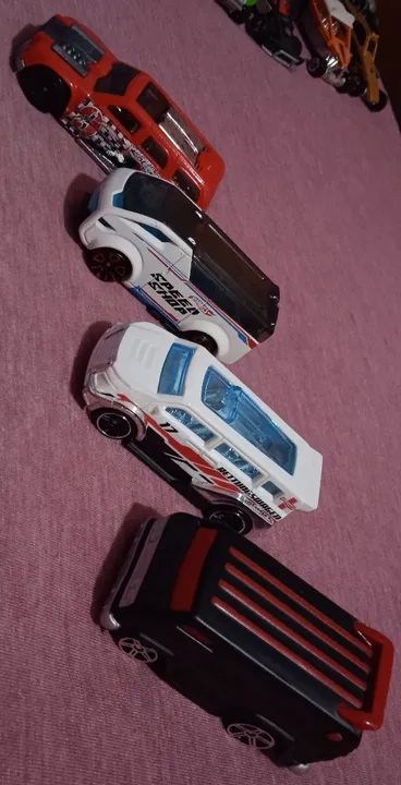 Lote com 12 carrinhos  - Foto 6