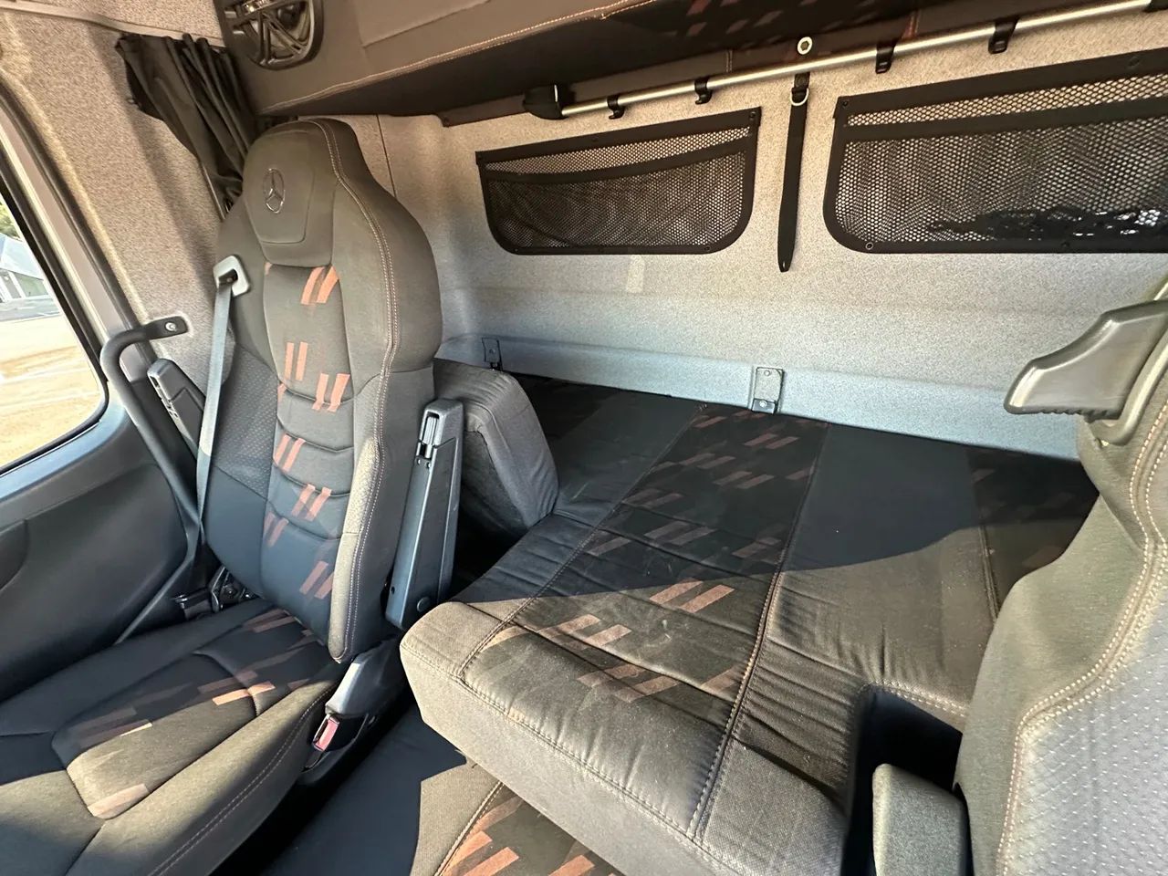 MB AXOR 2041 2018 - Único Dono, somente na cegonha. - Foto 12