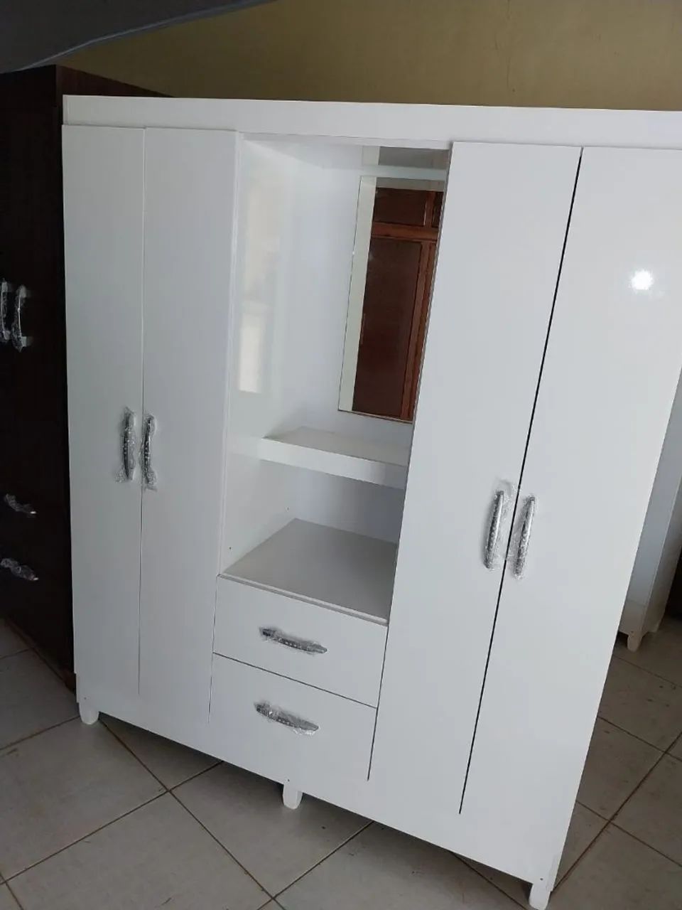 Guarda roupas com espelho e penteadeira  - Foto 2