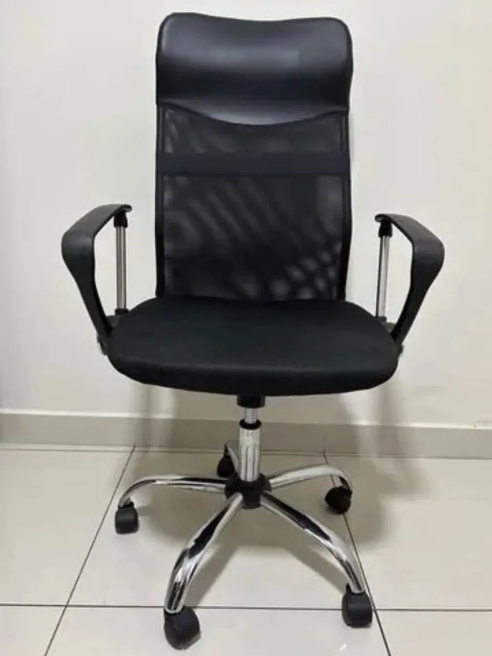 Cadeira de Escritório Ergonômica e Confortável