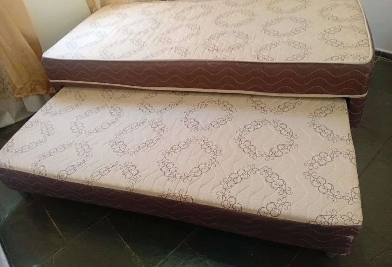 Cama solteiro com auxiliar 