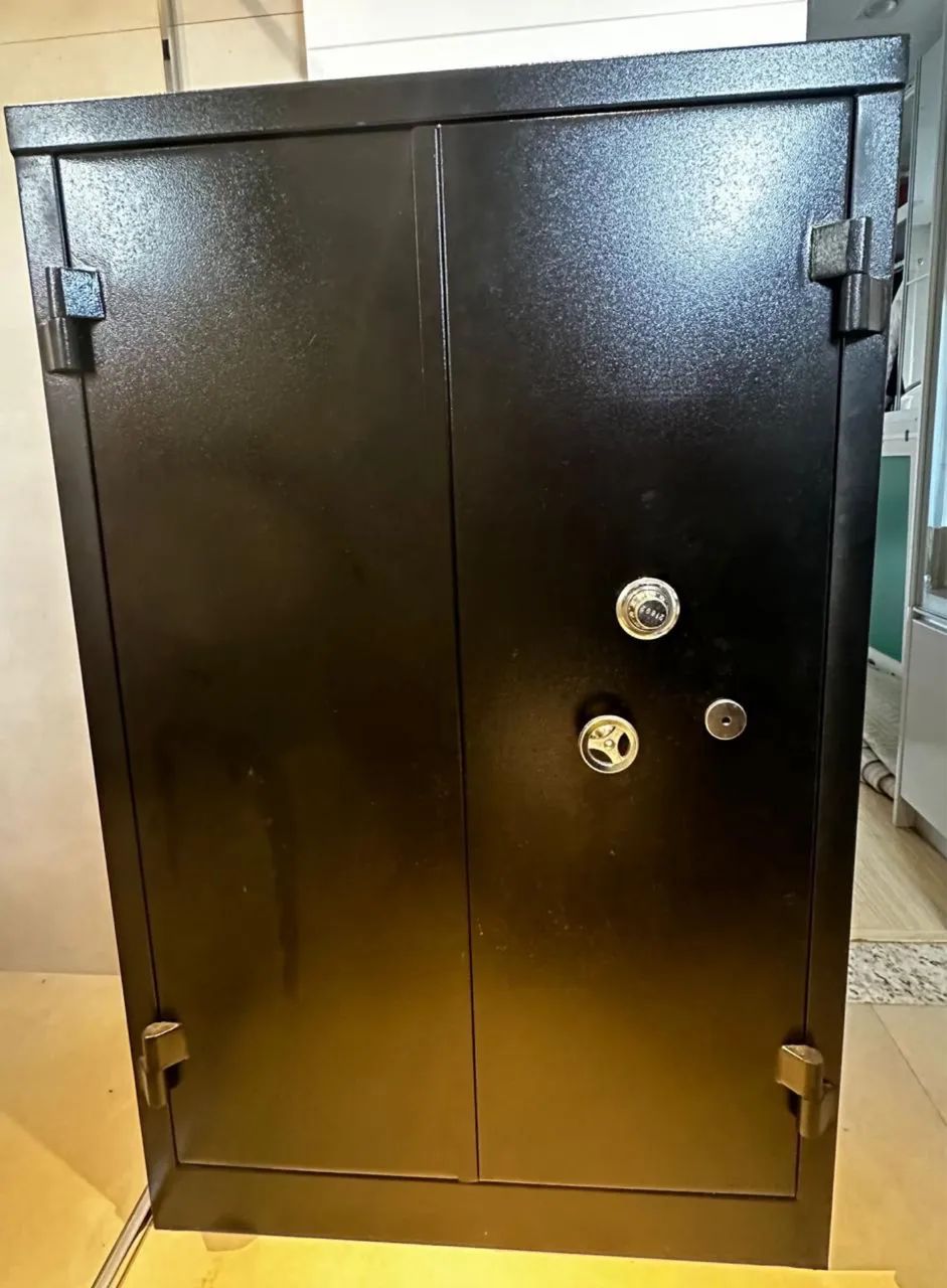 COFRE TÁTICO ELITE 140x90x40: A Sua Segurança e a Proteção do Seu Acervo em Primeiro Lugar