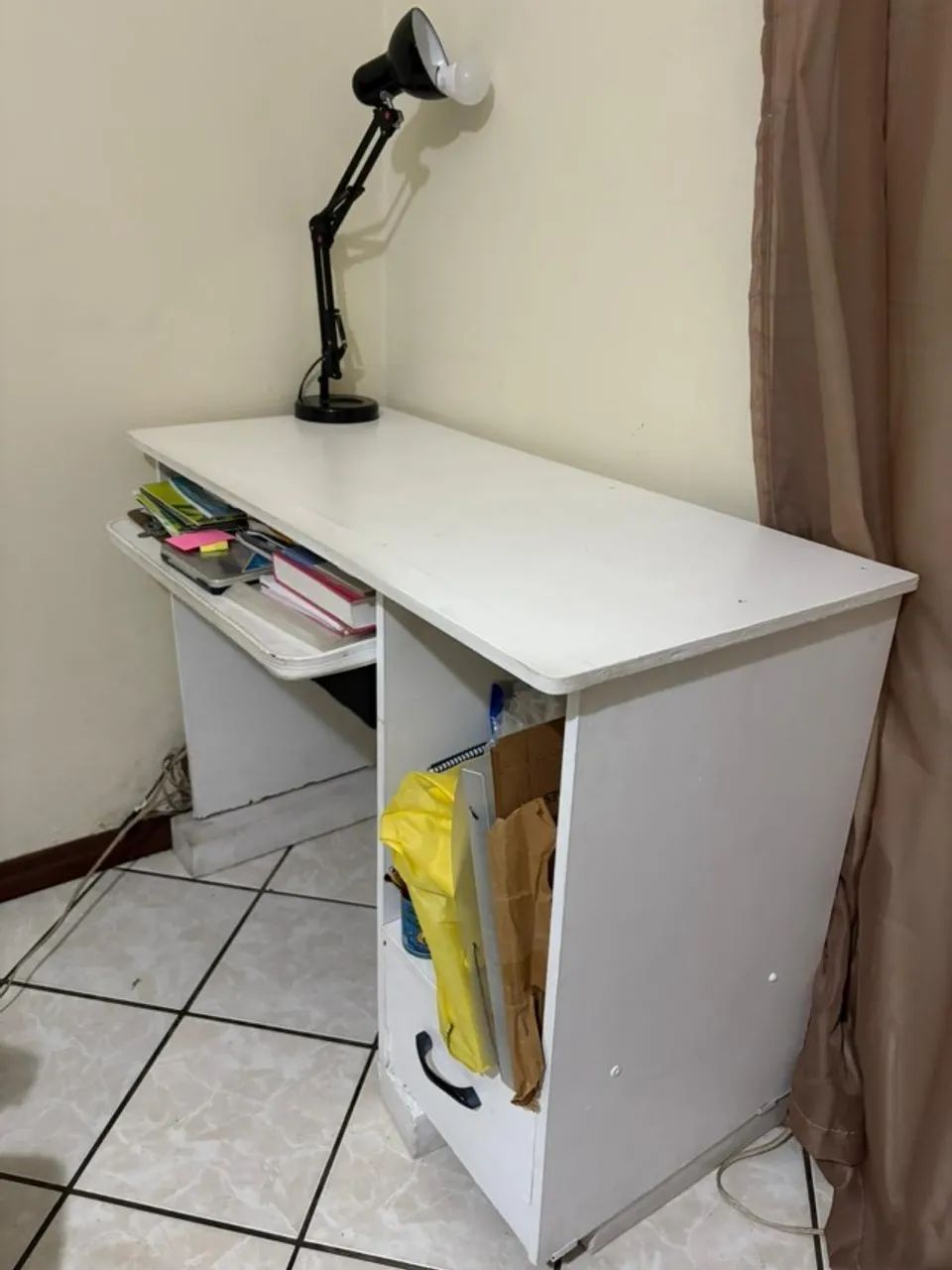 Vendo escrivaninha branca  - Foto 3