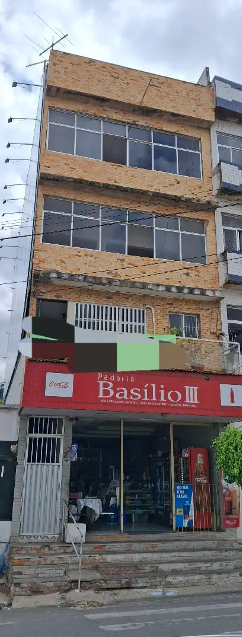 Ponto comercial com aptos e padaria