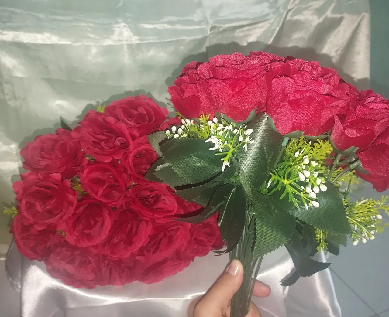 2 BUQUÊS Rosas Vermelhas Artificiais NOVOS, PROMOÇÃO IMPERDÍVEL!