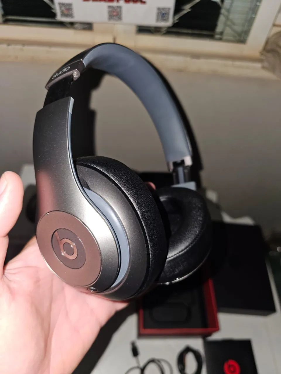 New Beats Studio 2.0 Wireless Remastered Titanium Grafite - - by
