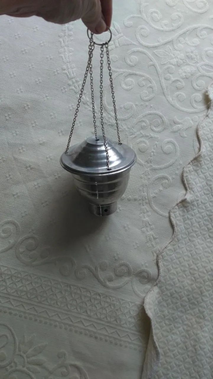 Incensário Pendurado em Metal
