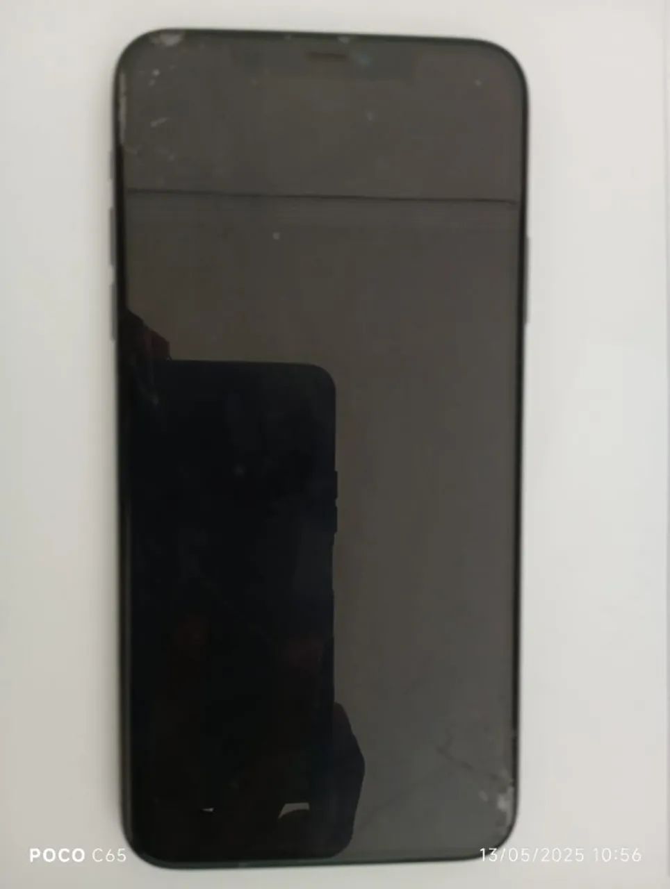 Iphone 11 Pro Max 64 Giga - Trincado na parte da frente e trás mas funcionando normal - Foto 2