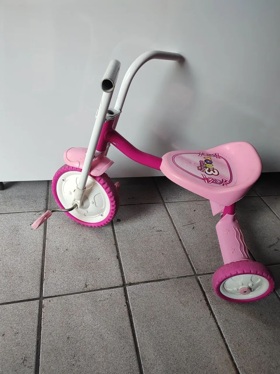 Bicicleta infantil rosa perfeito estado  - Foto 5