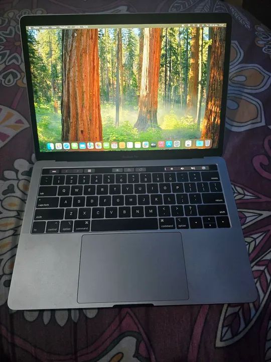 macbook pro 13 2019