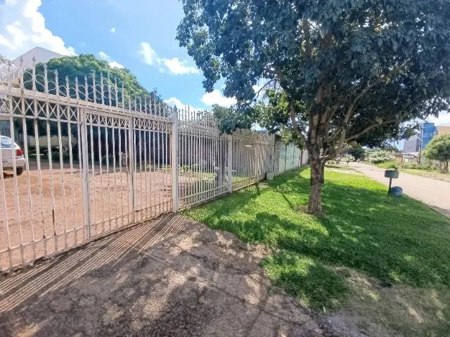 Excelente casa com 2 Lotes grandes em Lunabel (Novo Gama)