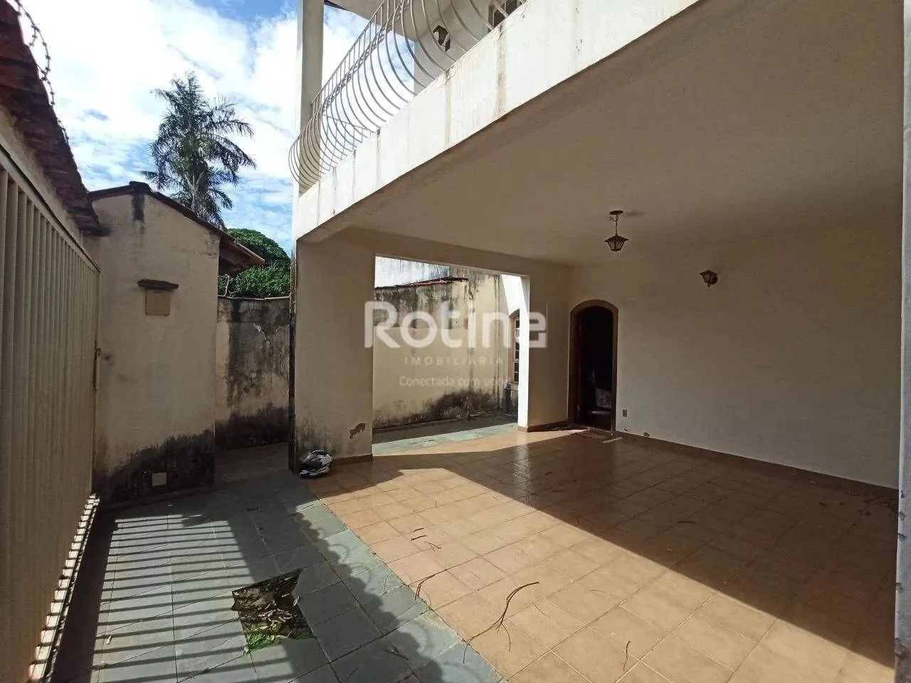Casa para alugar, 4 quartos, Umuarama - Uberlândia/MG - Rotina Imobiliária - Foto 2