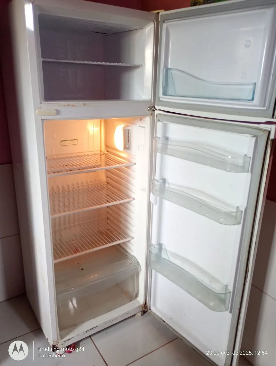 Geladeira com defeito. Gelando apenas a parte d cima  - Foto 4