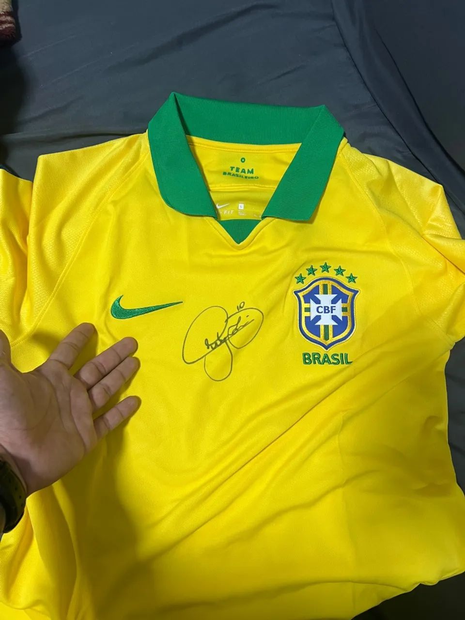 Camiseta Brasil Autografada Pelo Neymar