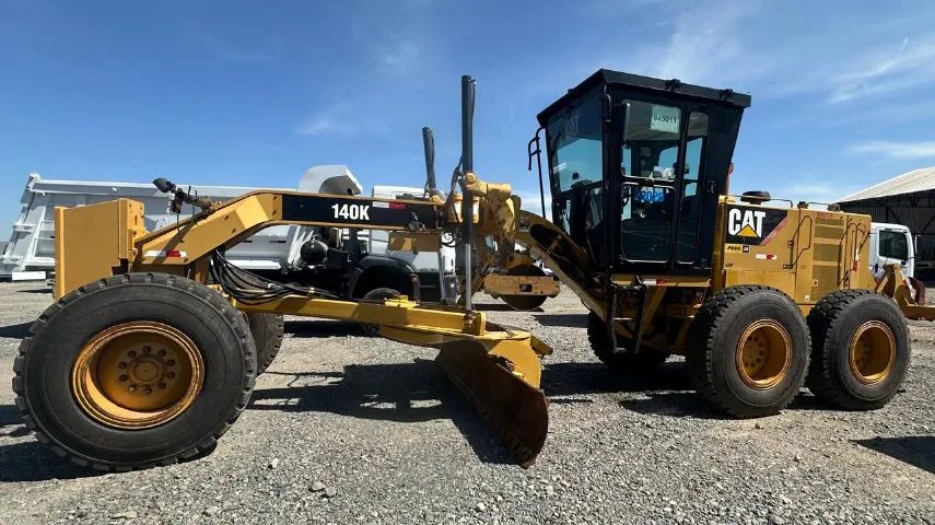 Motoniveladora Caterpillar, ano 2020, único dono - Foto 4