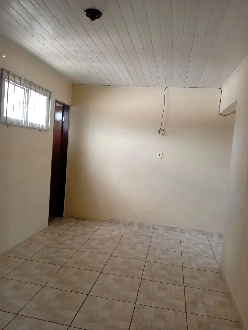 Alugo 650.00 Leia o anúncio