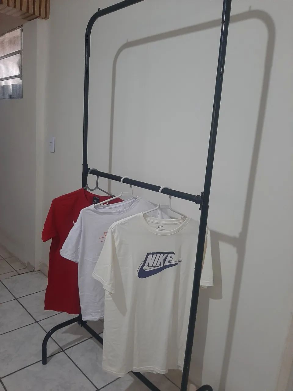 Cabide de Roupa em Metal