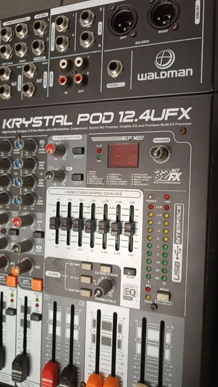 Mesa de Som com Efeitos Krystal Pod 12.4UFX - Foto 4