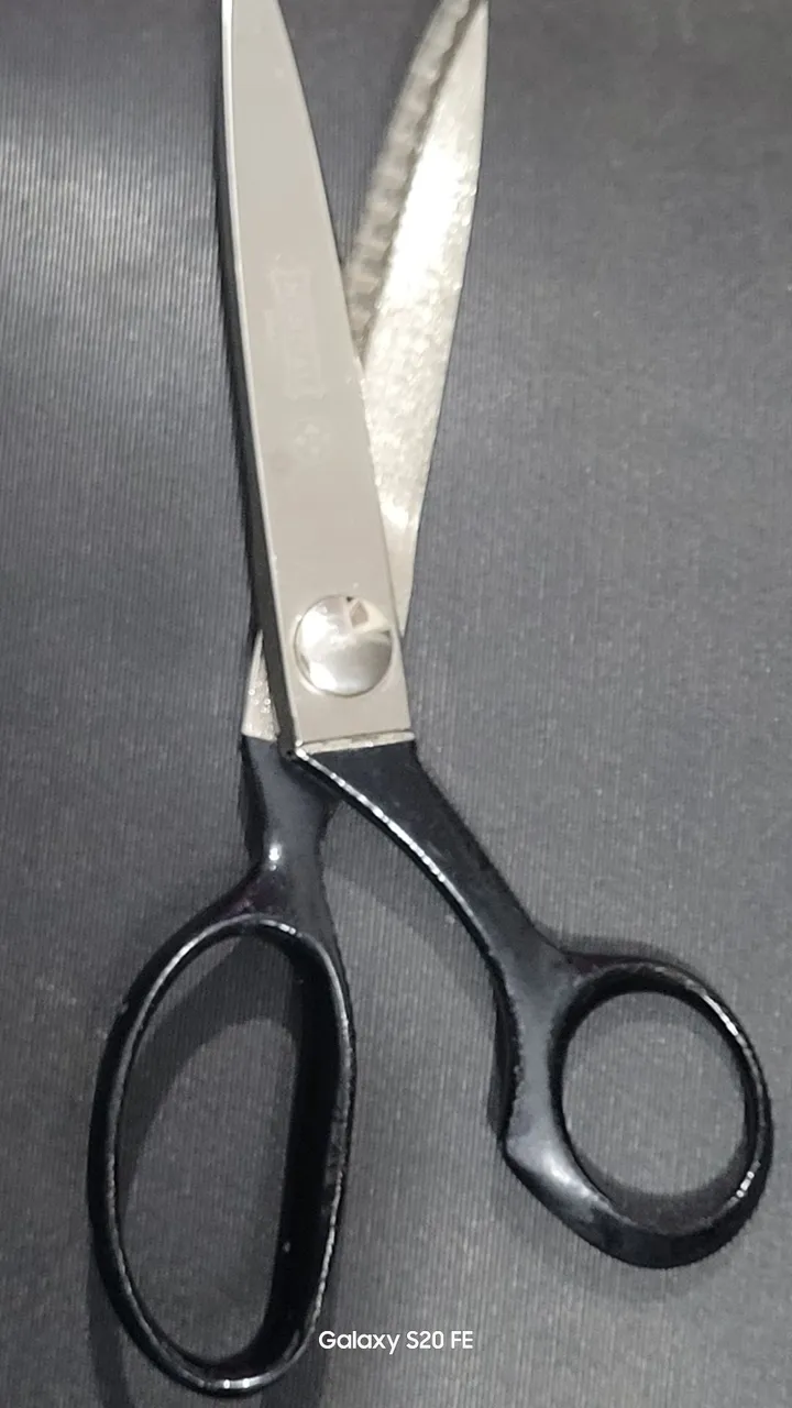 Tesoura de Costura Profissional