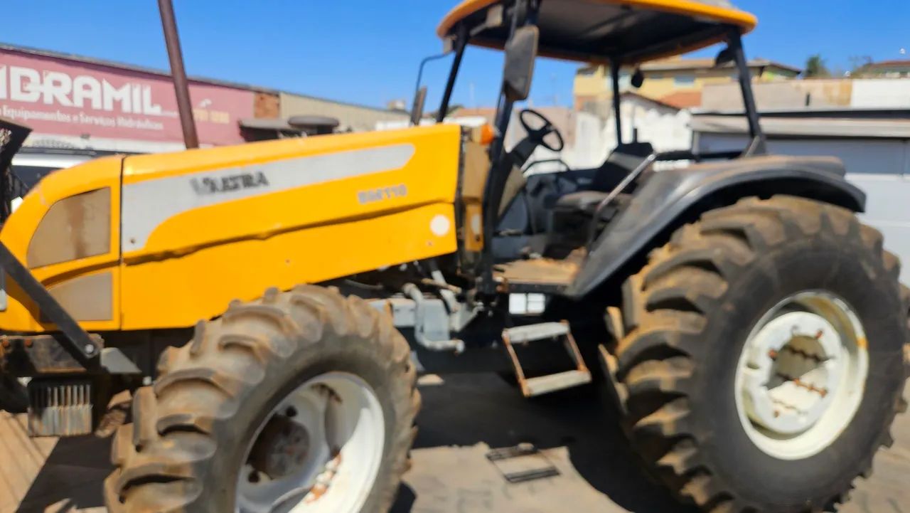 Trator Valtra - Oportunidade! Bm 110