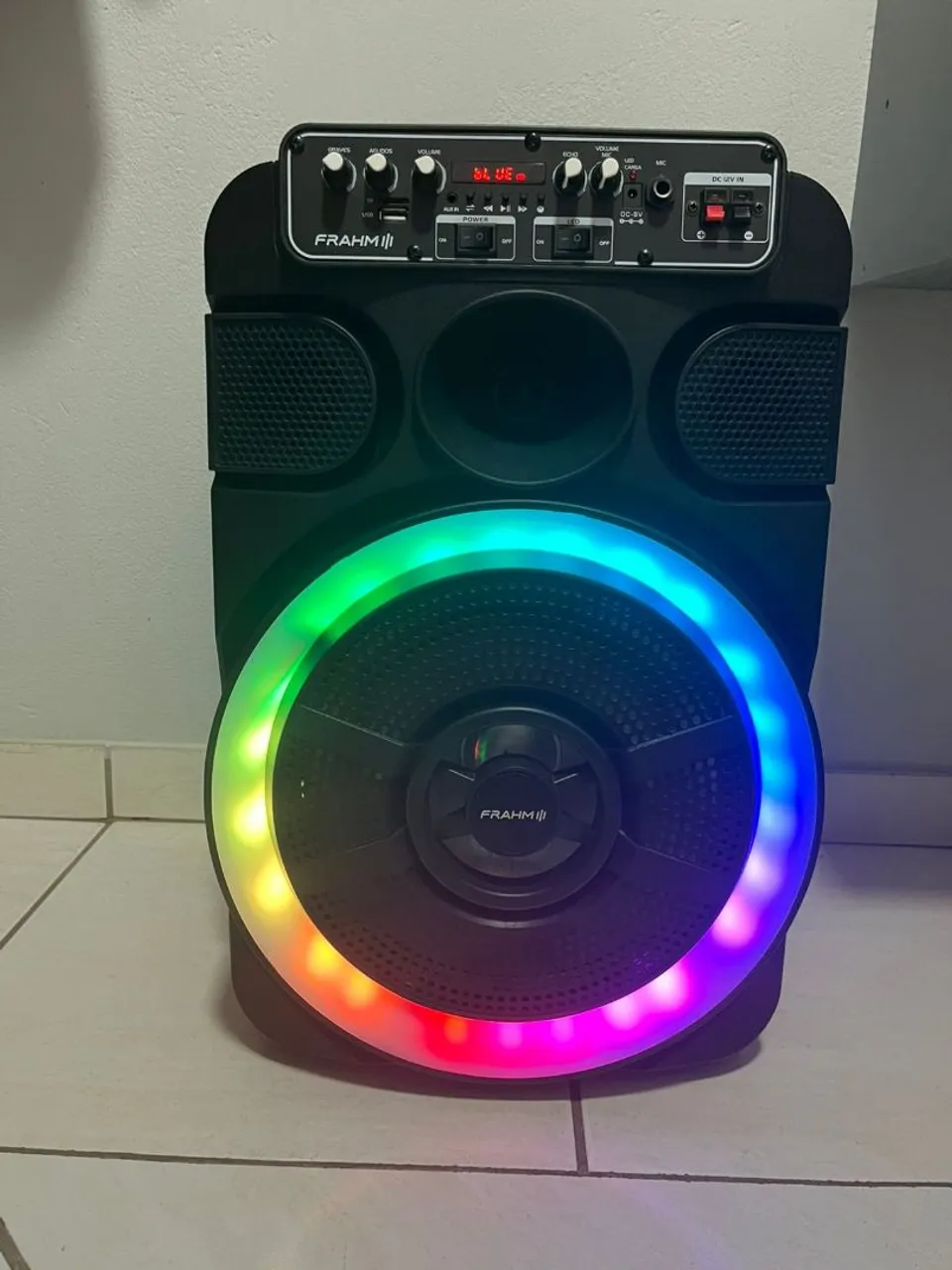 Caixa de Som Frahm com LED