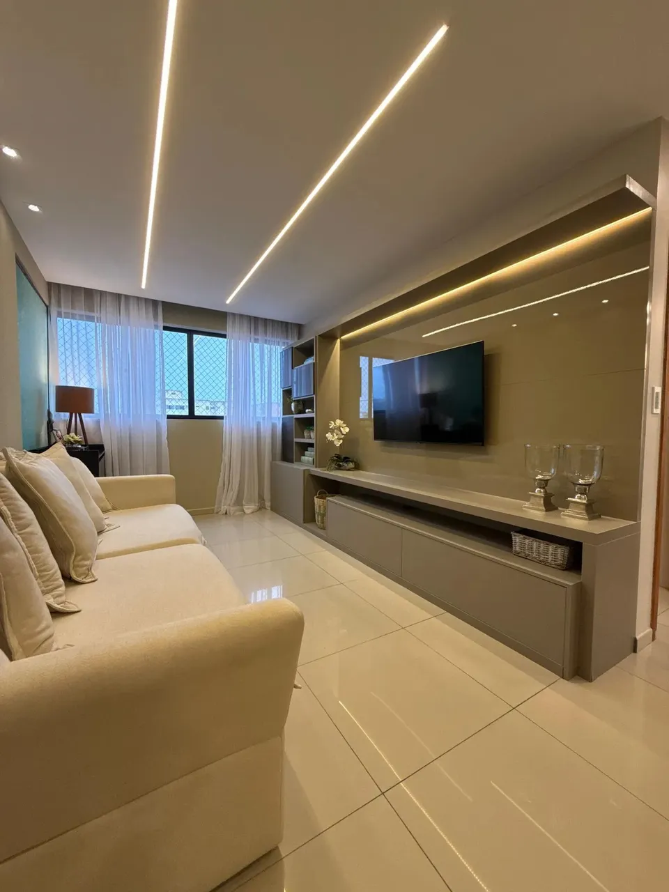 Vendo lindo 2/4 com móveis todo planejado na jatiúca.