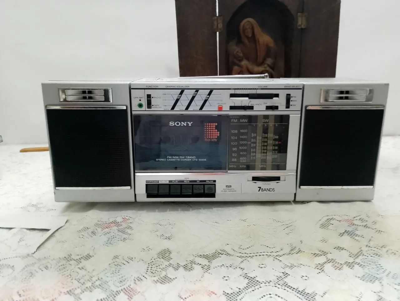 Som- Sony