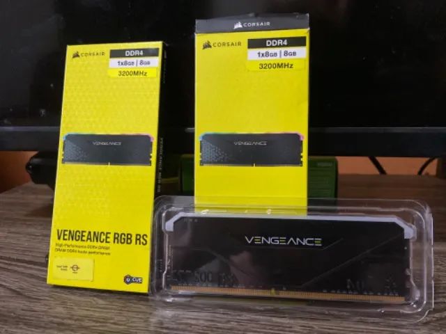Memórias RAM Corsair VENGEANCE RGB RS,16GB (2x8GB) 3200MHz DDR4