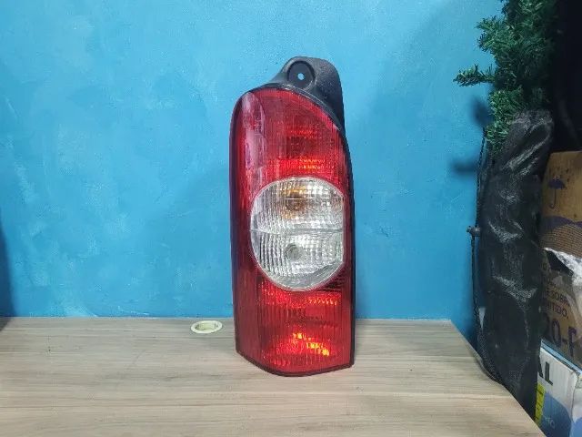 Lanterna Esquerda Renault Master 2.5 2.8 2004 a 2013  *2