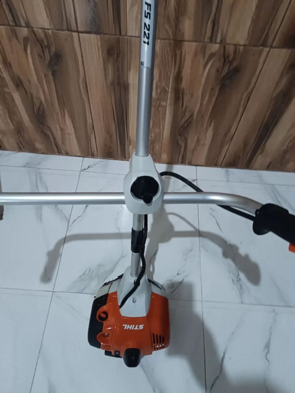 Roçadeira Stihl FS 221 - Foto 6