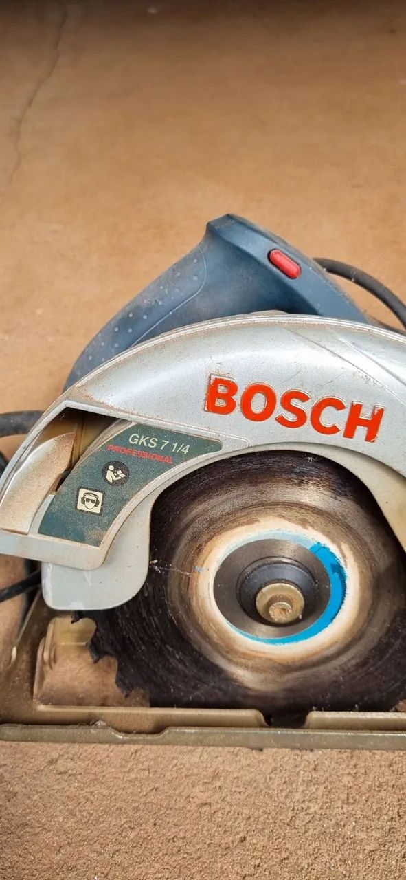 Serra Circular Bosch GKS 7 1/4 - R$ 450,00