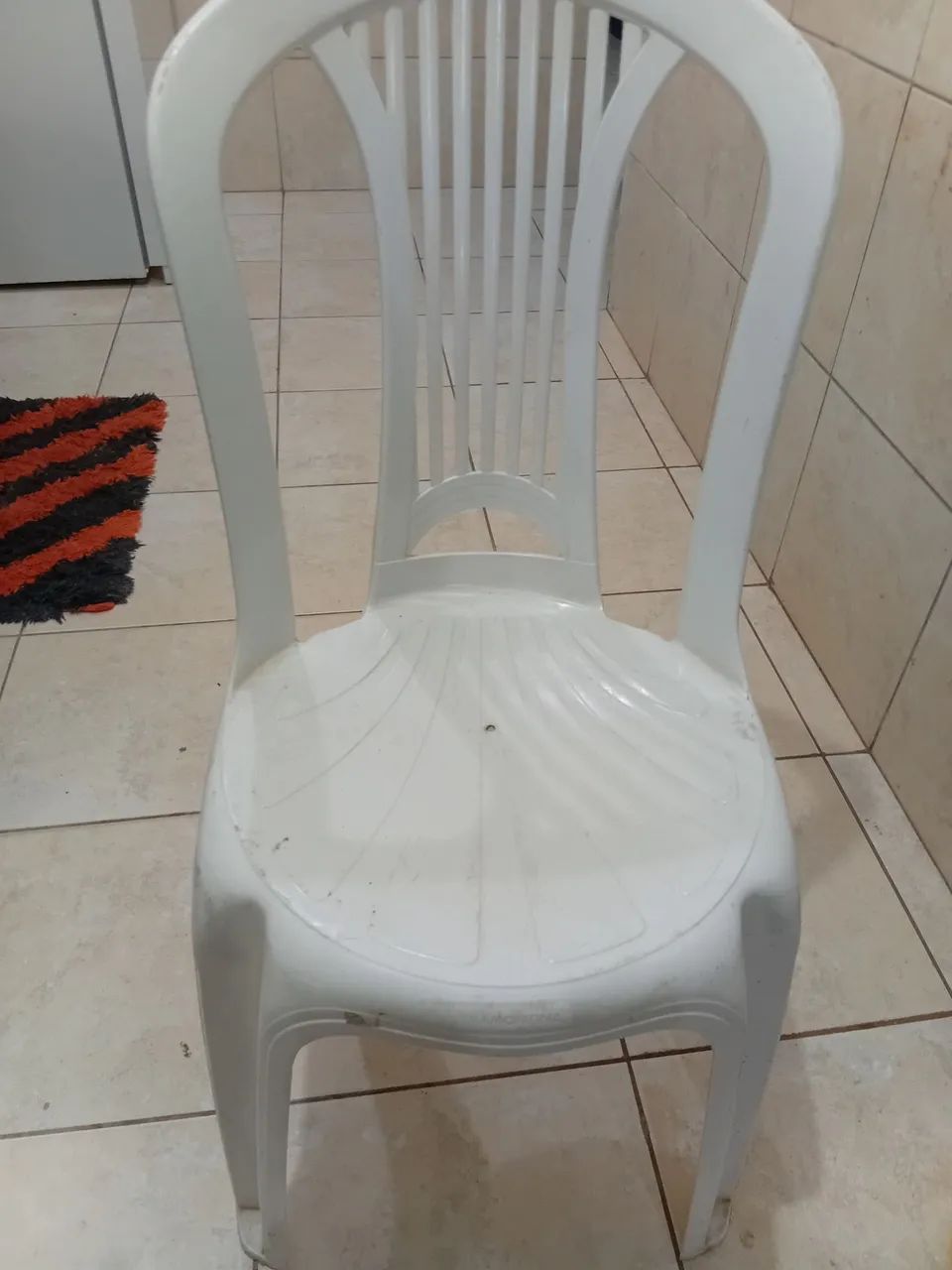 Cadeira de plástico 