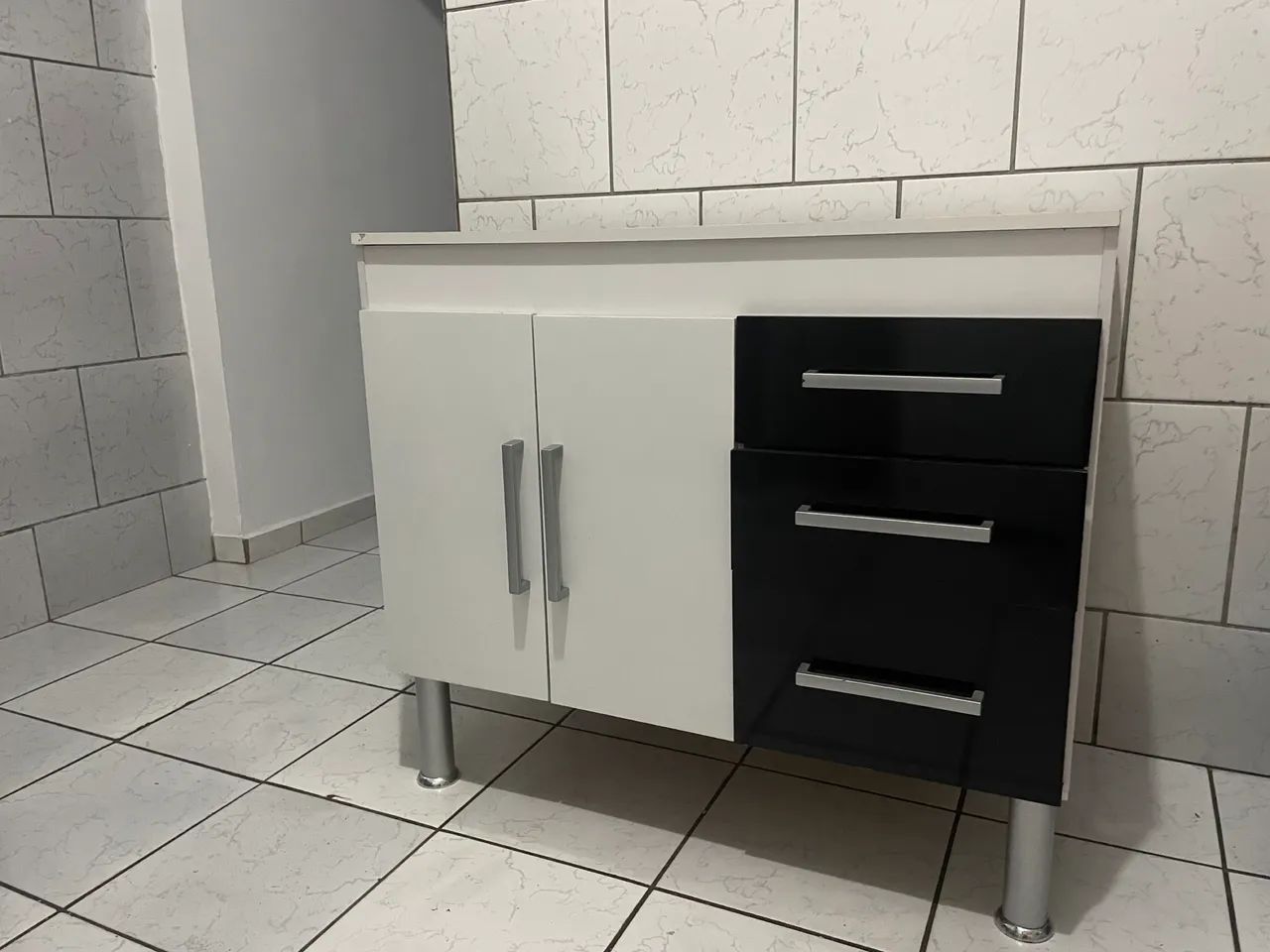 Lar64962684241027121