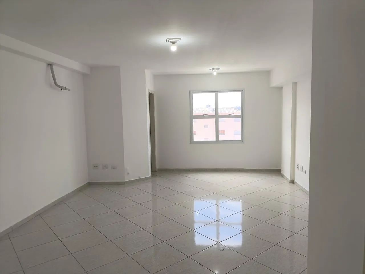SALA COMERCIAL / DEPÓSITOS. p/ LOCAÇÃO em SOROCABA no bairro JD. FACULDADE - Foto 2