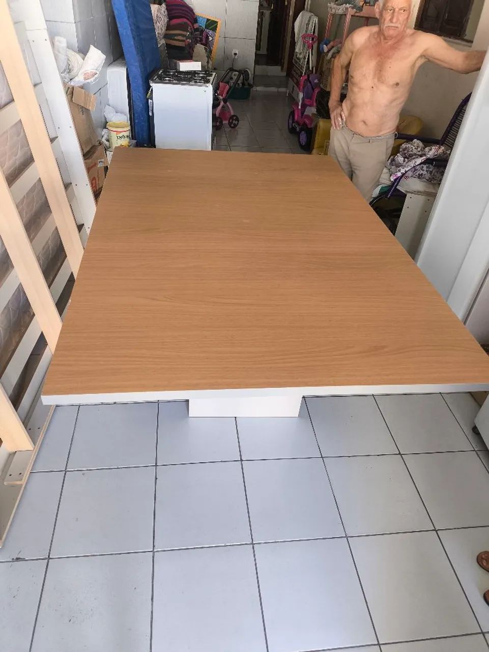 Mesa em MDF de jantar (1,80 por 1,20).