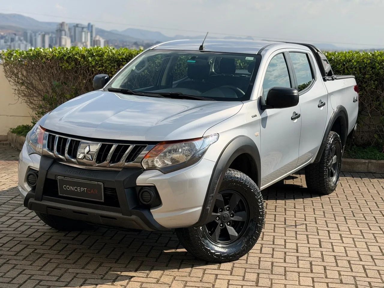Mitsubishi L200 L200 Tri. Outdo. GLS 2.4 CD 4x4 Die. Aut 2022