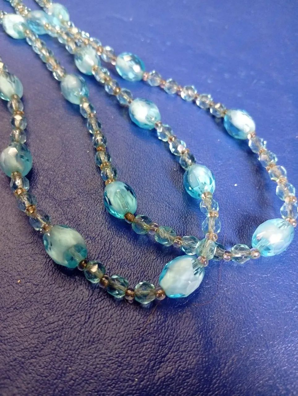Vendo colar de contas azul de tamanho variados  - Foto 4