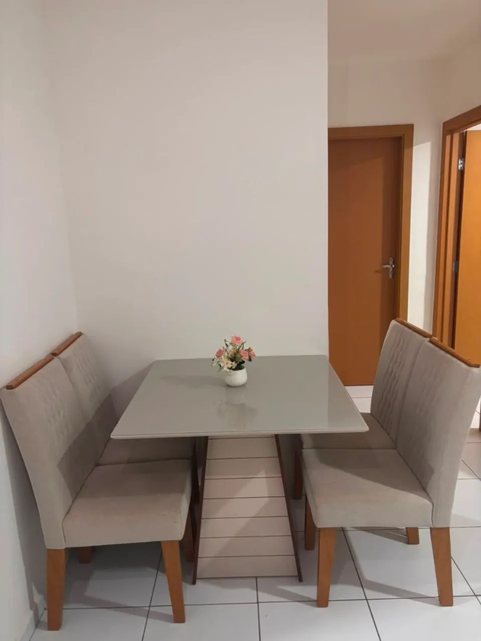 Mesa de jantar com tampo de vidro  - Foto 3