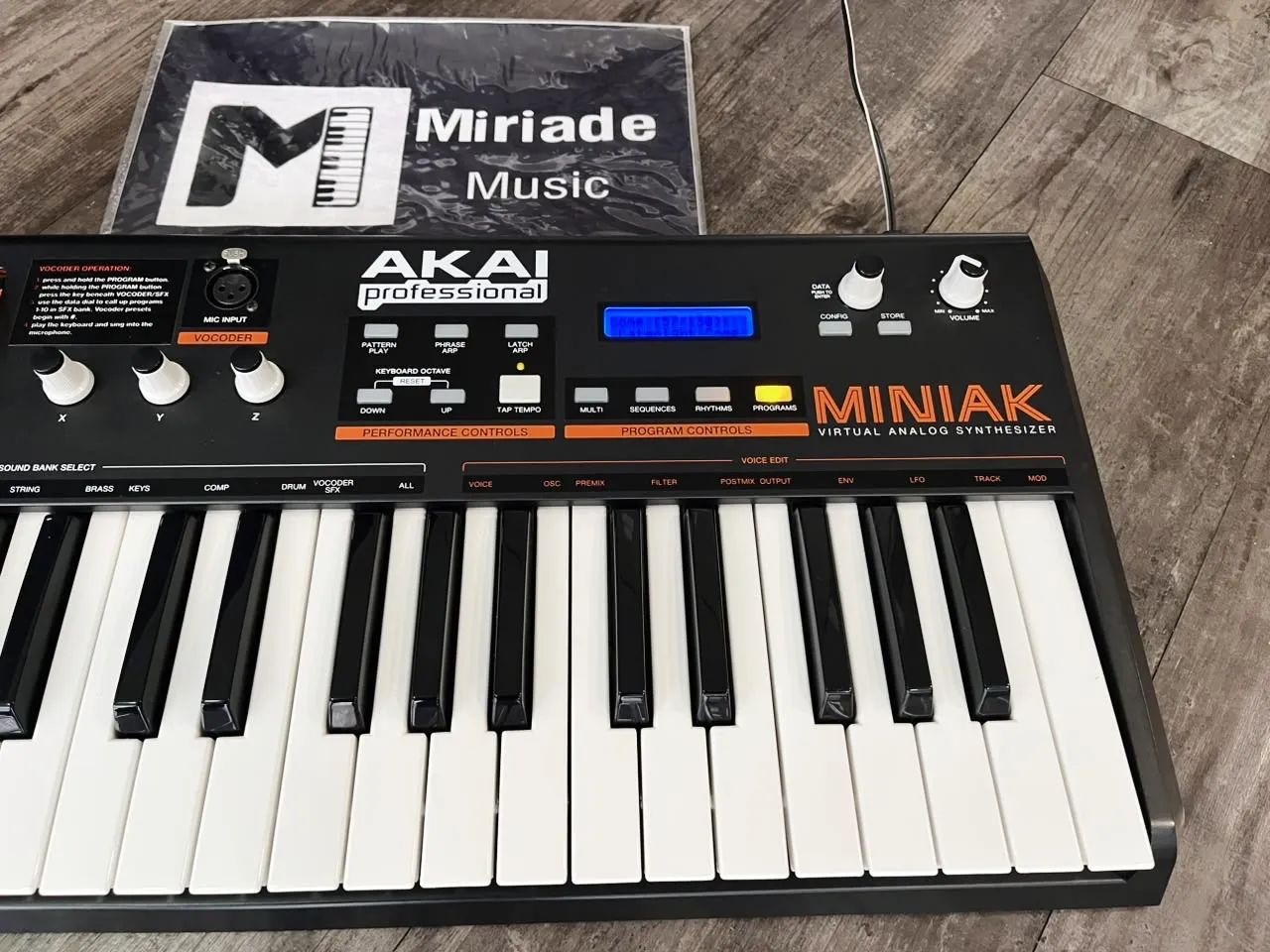 Akai Miniak 37  - Foto 3