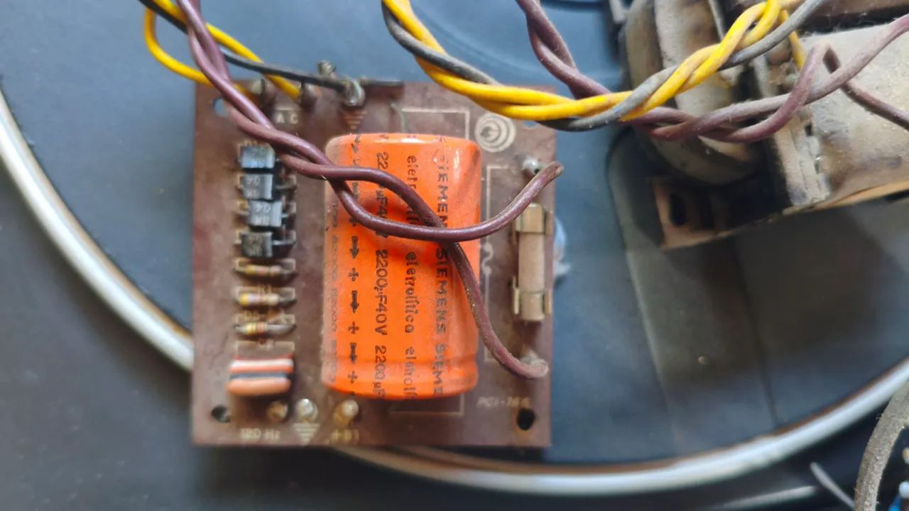 Gradiente dd1 transformador com fonte no estado  - Foto 3