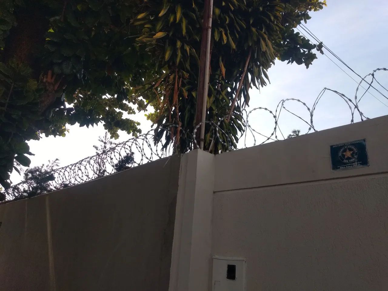 Portão eletrônico e concertina cerca elétrica  - Foto 4
