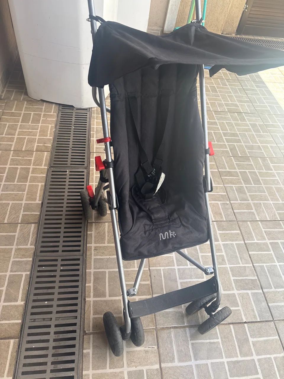 Carrinho de bebê tipo guarda chuva 