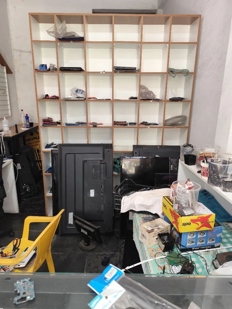 Fundo de loja de eletrônicos - Foto 3