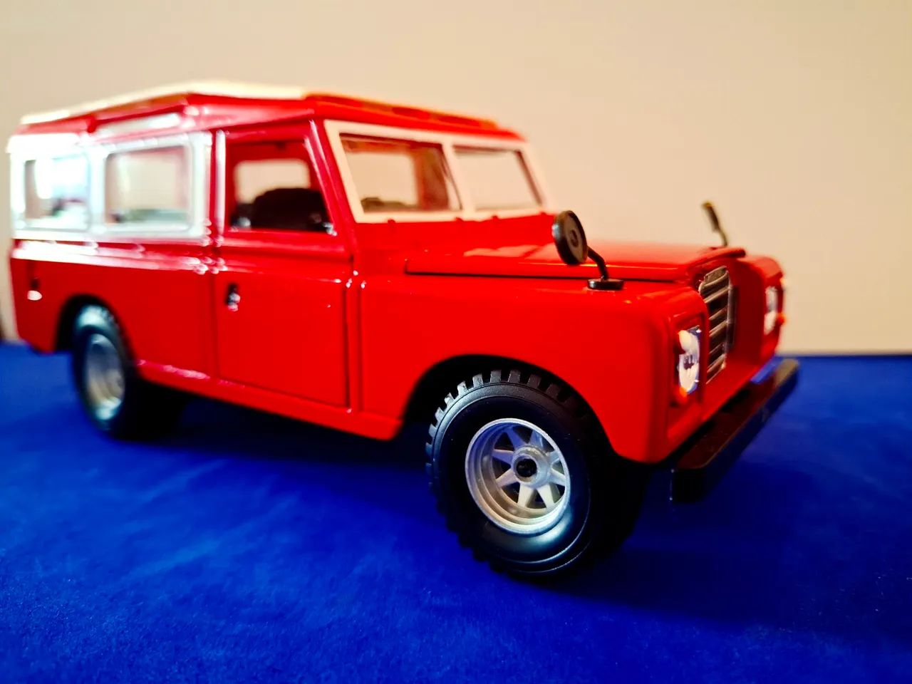 Miniatura Land Rover Serie 2 Escala 1:25