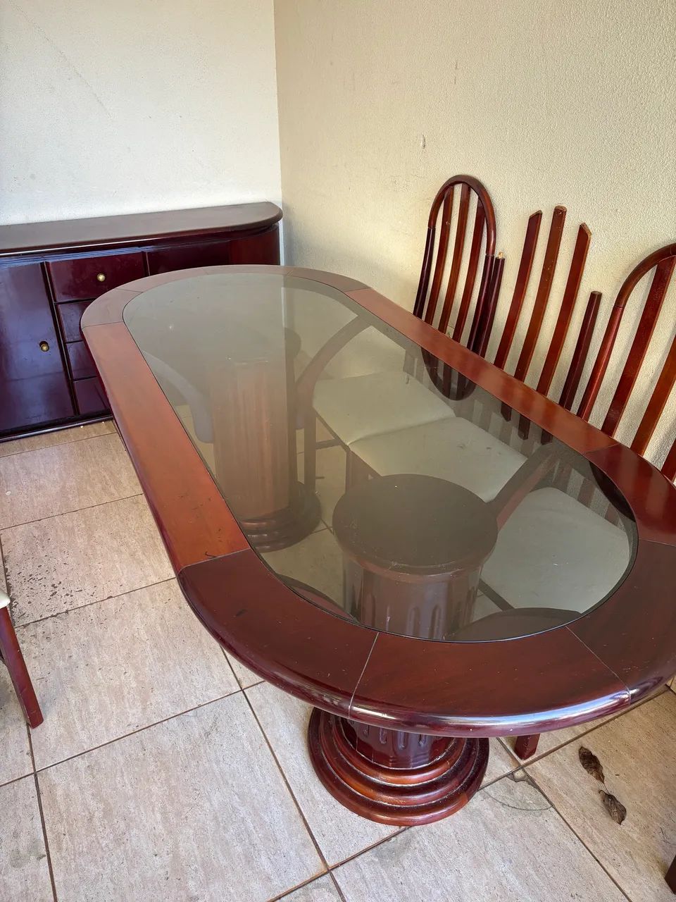 Vende-se mesa com 8 cadeiras e balcão  - Foto 4