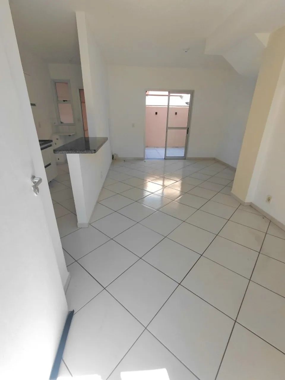 Casa de Condomínio com 3 quartos para alugar em Serra - Foto 3